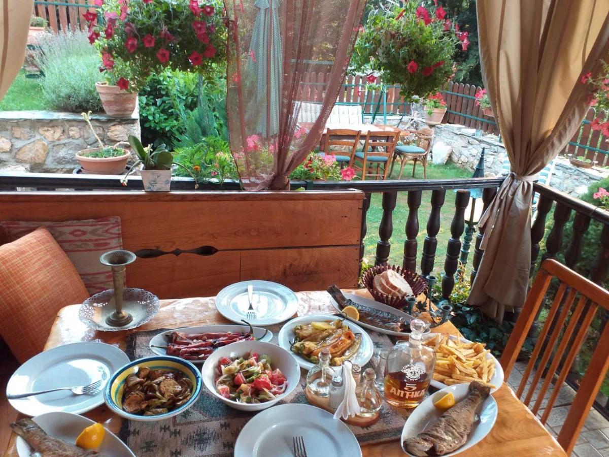 Restaurant And Apartments - T'Ga Za Jug Lazaropole Kültér fotó
